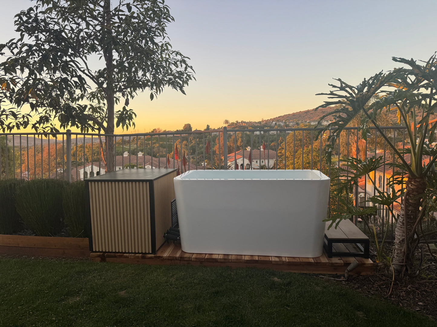 Acrylic X Tub Cold Plunge + LUX High Performance Chiller and Filtration System